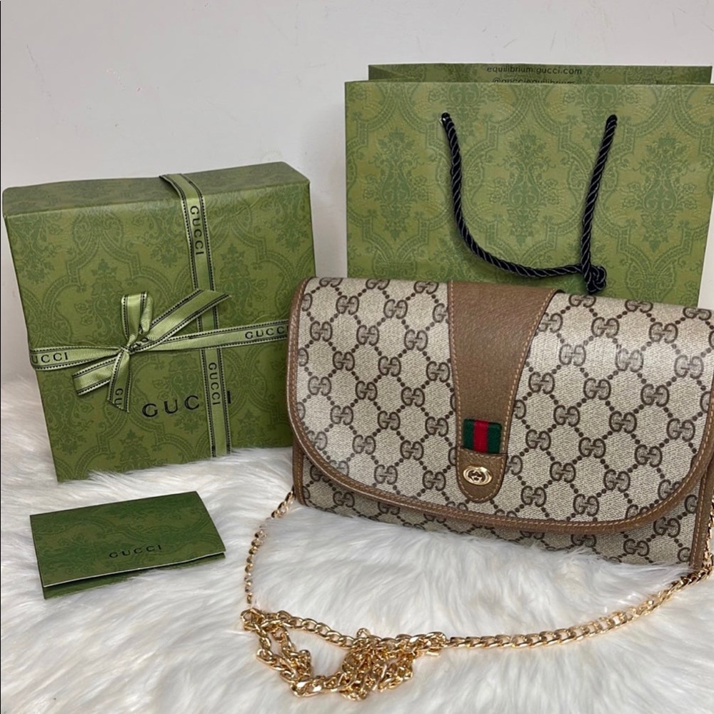 SOLD ❌❌Authentic Vintage Gucci Clutch